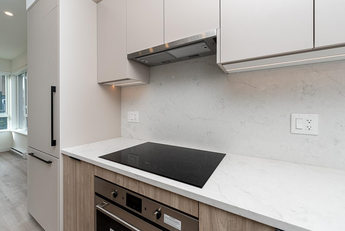 Primary Bathroom Photo of 207 7161 17th Avenue, Burnaby, BC