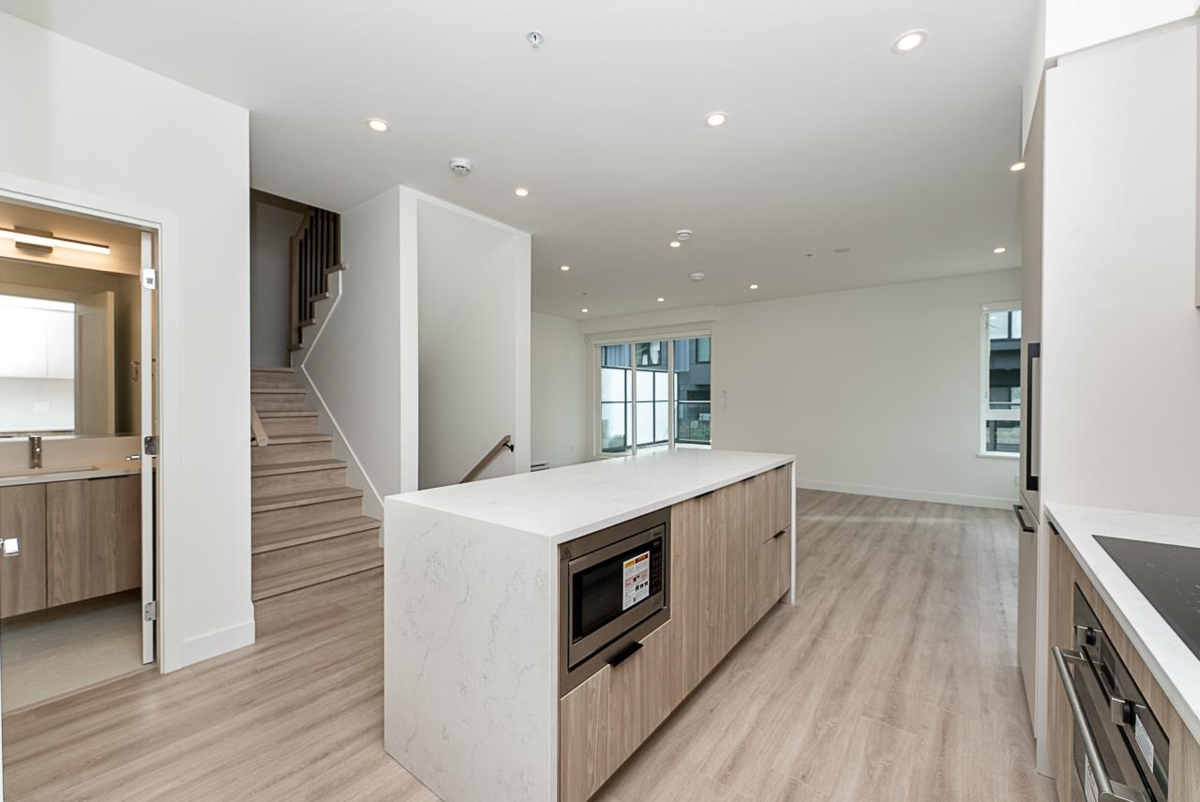 Walk-In Closet Photo of 207 7161 17th Avenue, Burnaby, BC