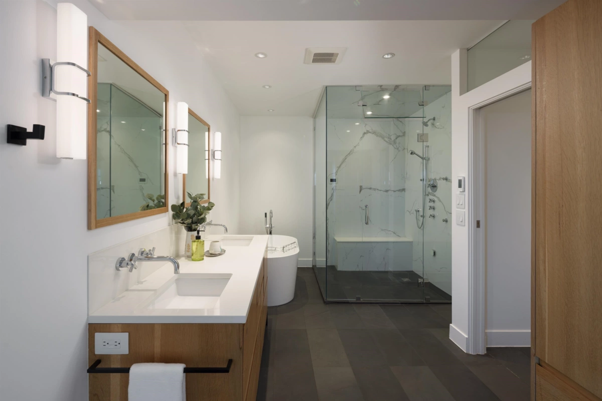 Backyard Photo of 3460 Rockview Place, West Vancouver, BC