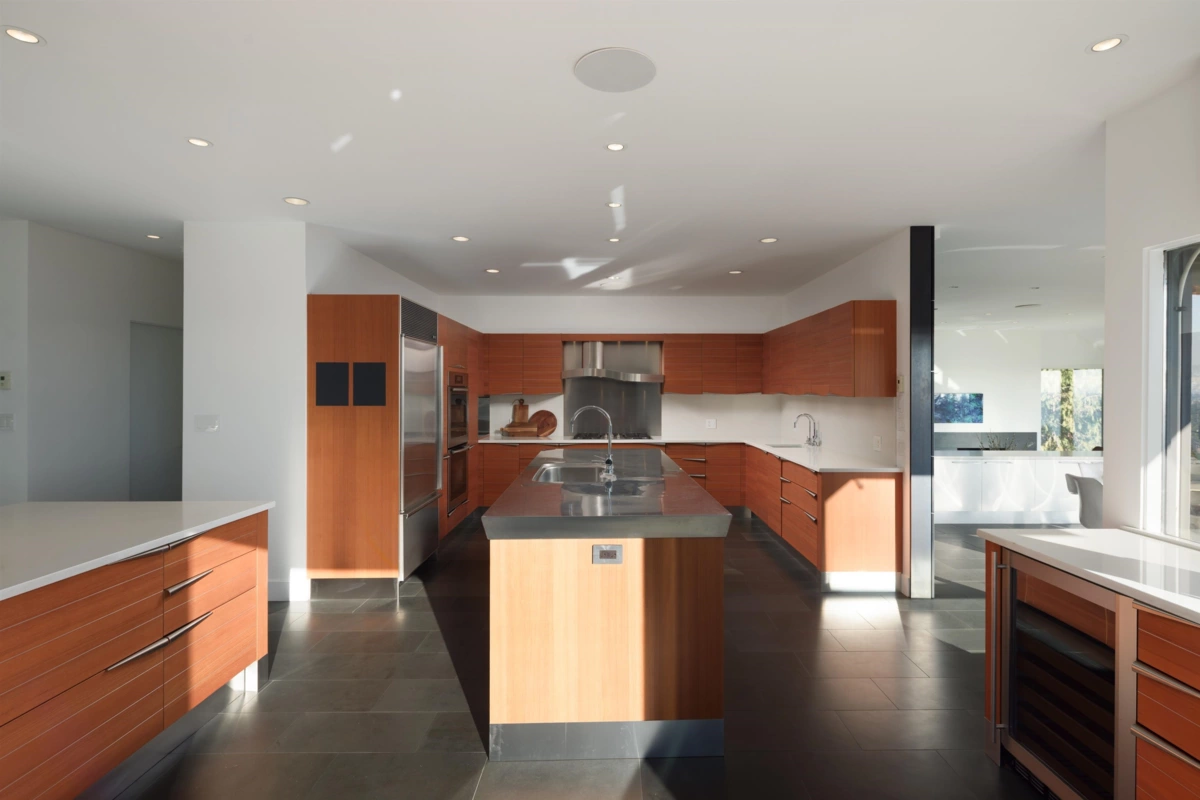 Kitchen Island Photo of 3460 Rockview Place, West Vancouver, BC