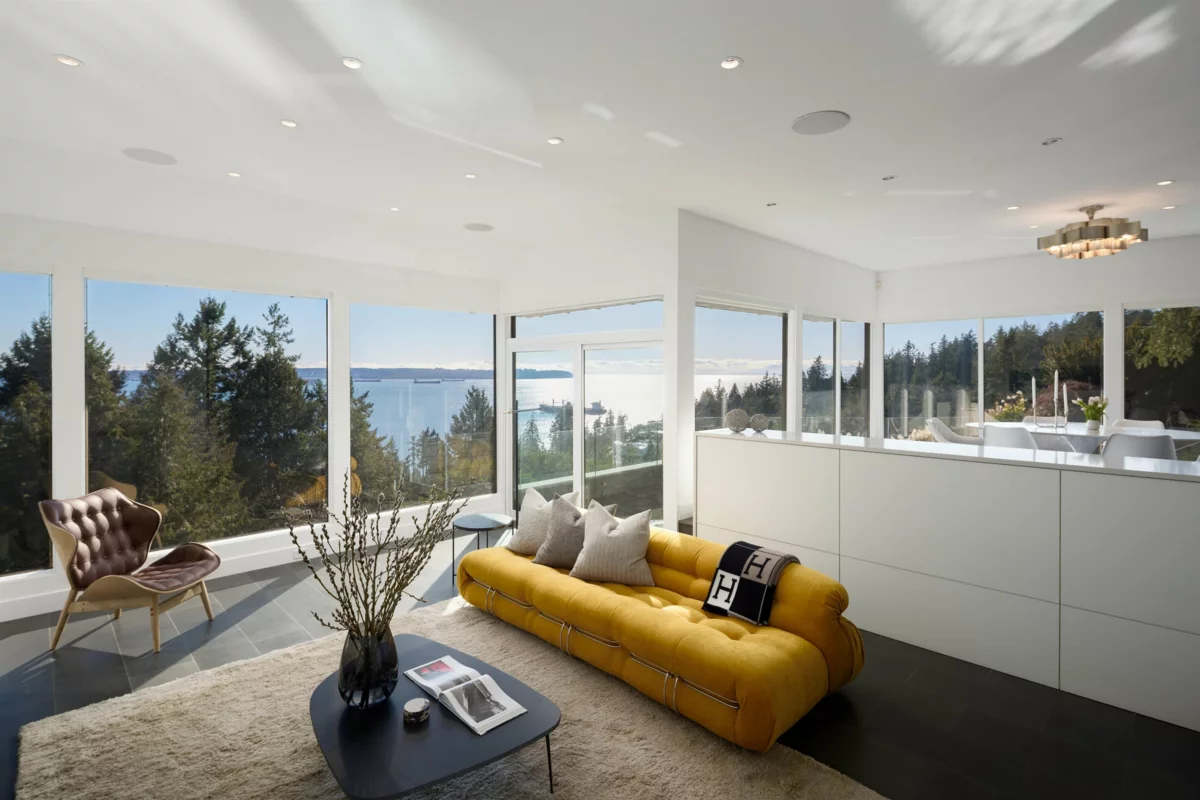 Kitchen Photo of 3460 Rockview Place, West Vancouver, BC