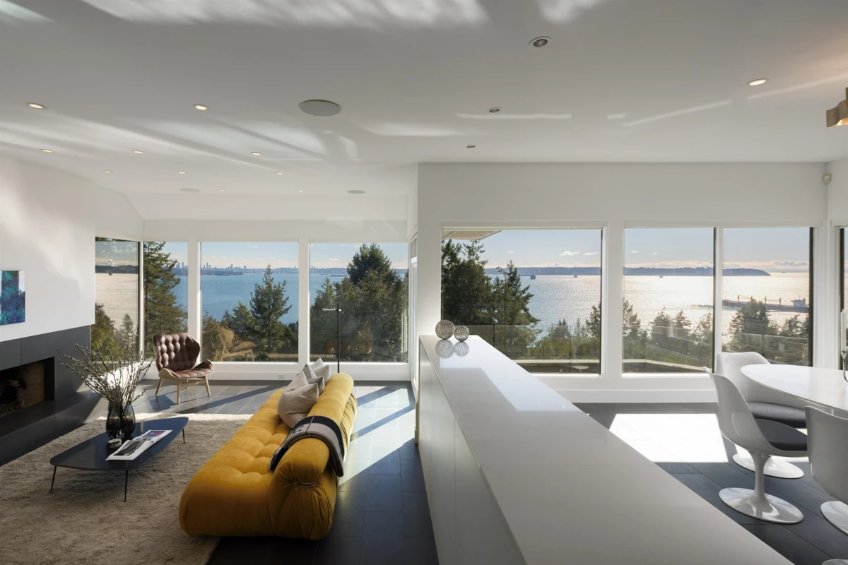 Living Room Photo of 3460 Rockview Place, West Vancouver, BC