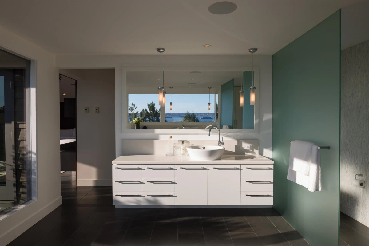 Mudroom Photo of 3460 Rockview Place, West Vancouver, BC