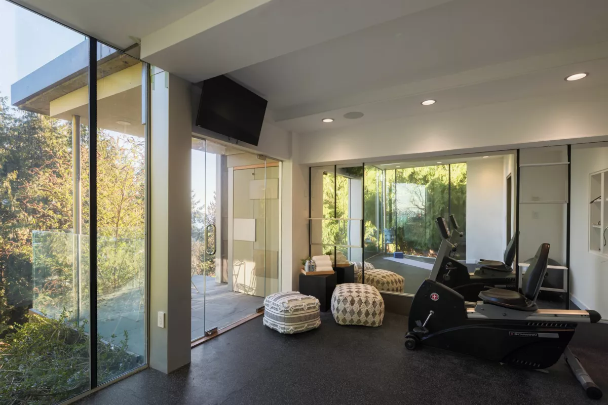 Swimming Pool Photo of 3460 Rockview Place, West Vancouver, BC