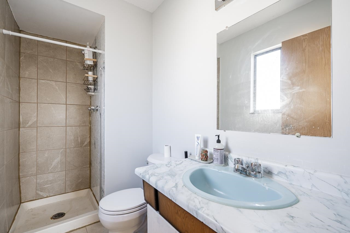 Basement Recreation Room Photo of 14478 85a Avenue, Surrey, BC