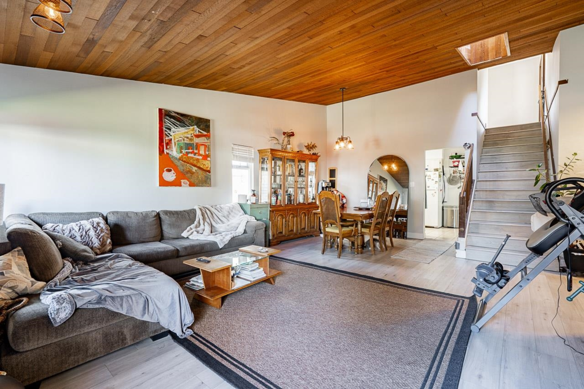 Dining Area Photo of 14478 85a Avenue, Surrey, BC