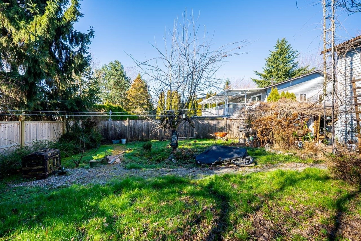 Front Yard Photo of 14478 85a Avenue, Surrey, BC