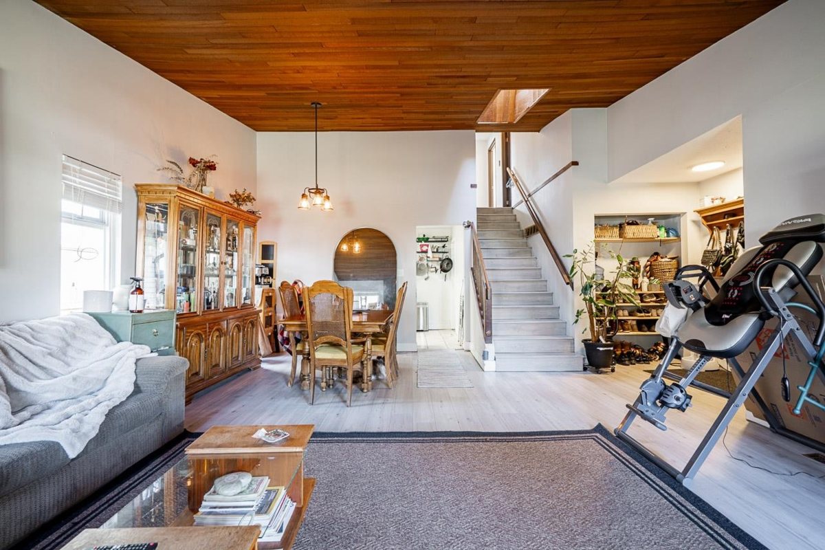 Kitchen Island Photo of 14478 85a Avenue, Surrey, BC