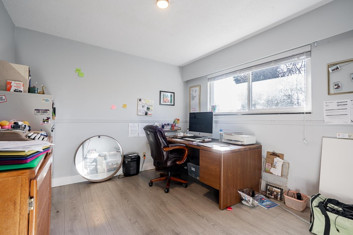 Laundry Room Photo of 14478 85a Avenue, Surrey, BC