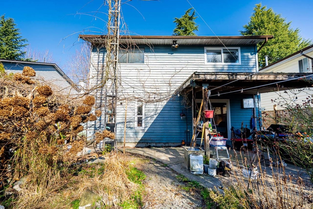 Swimming Pool Photo of 14478 85a Avenue, Surrey, BC