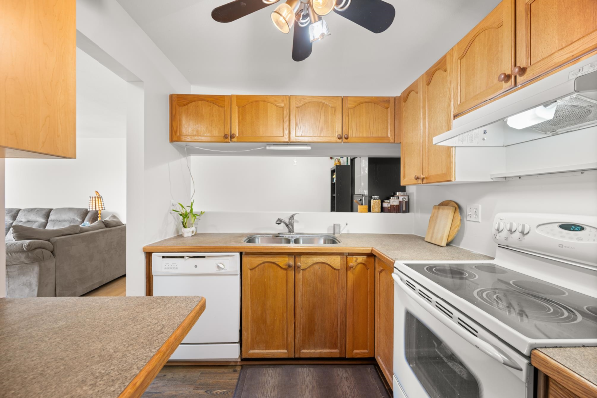 Kitchen Island Photo of 207 1171 Pipeline Road, Coquitlam, BC