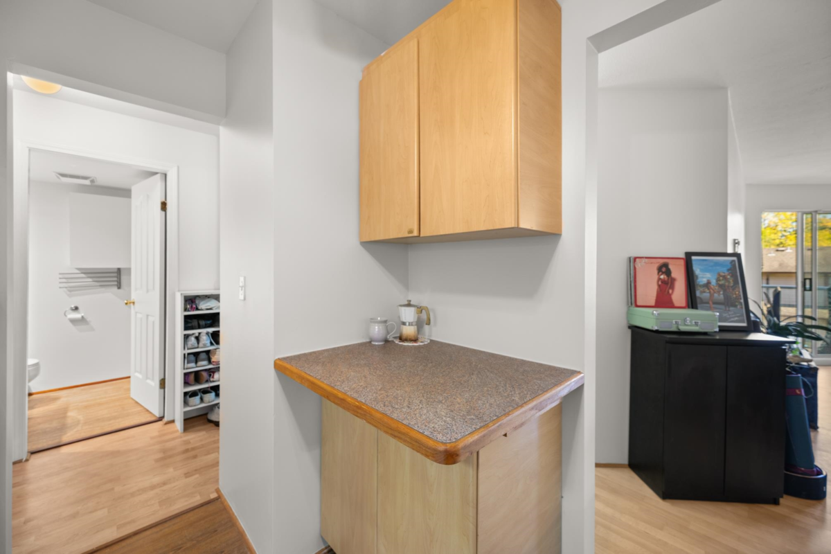 Kitchen Photo of 207 1171 Pipeline Road, Coquitlam, BC