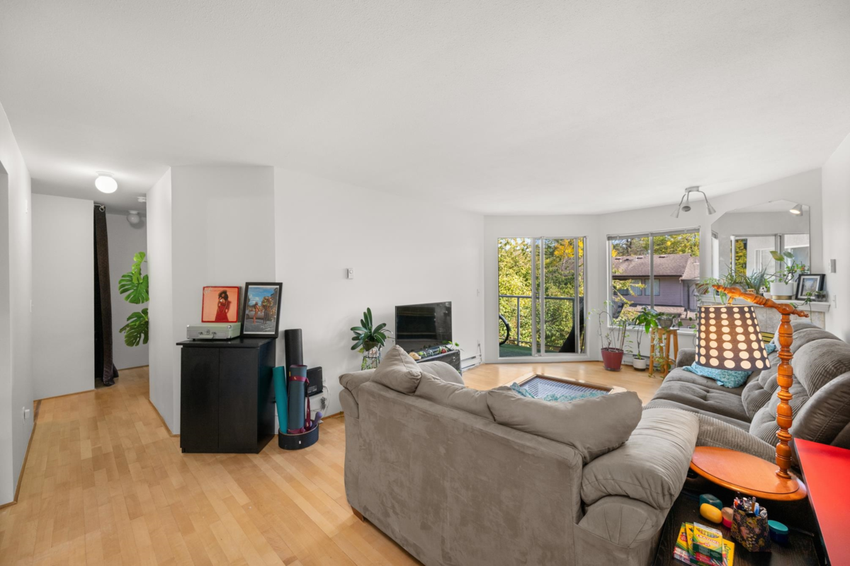 Powder Room Photo of 207 1171 Pipeline Road, Coquitlam, BC