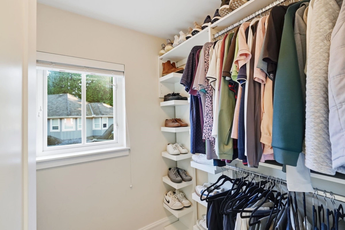 Basement Recreation Room Photo of 12978 15a Avenue, Surrey, BC