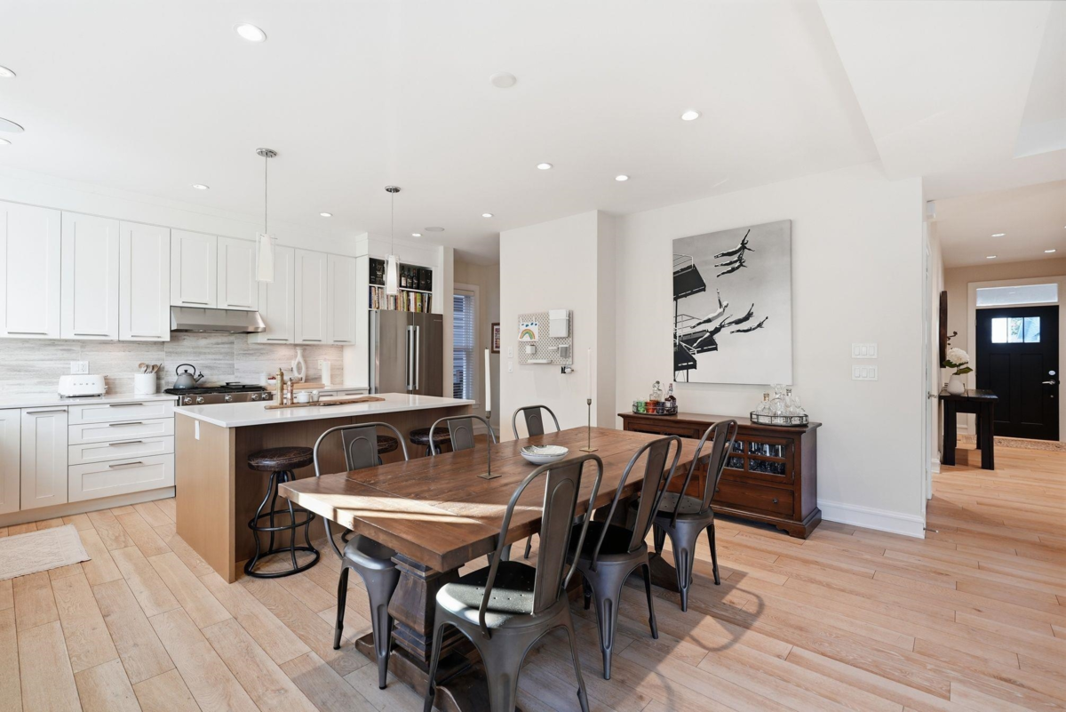 Kitchen Island Photo of 12978 15a Avenue, Surrey, BC