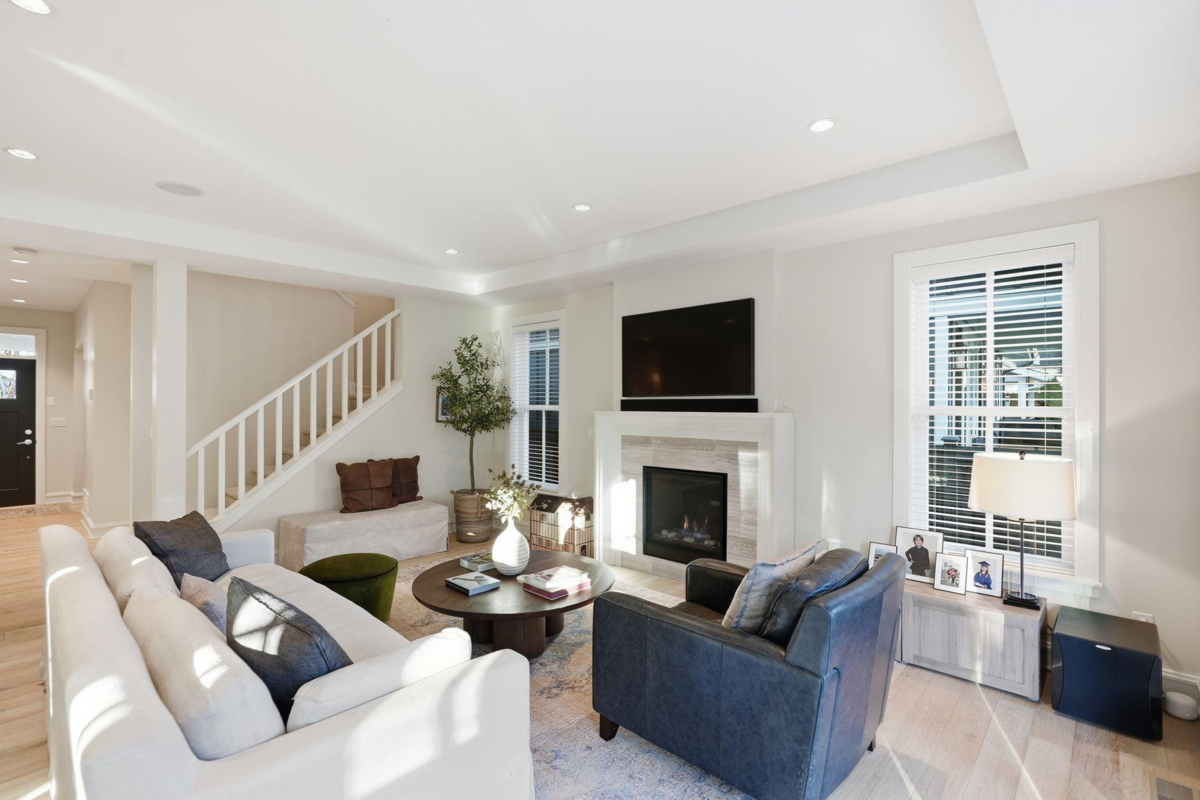 Kitchen Photo of 12978 15a Avenue, Surrey, BC