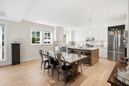 Breakfast Nook Photo of 12978 15a Avenue, Surrey, BC