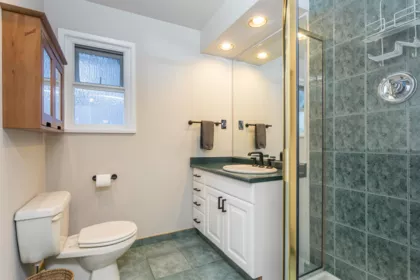 Laundry Room Photo of 12688 18a Avenue, Surrey, BC