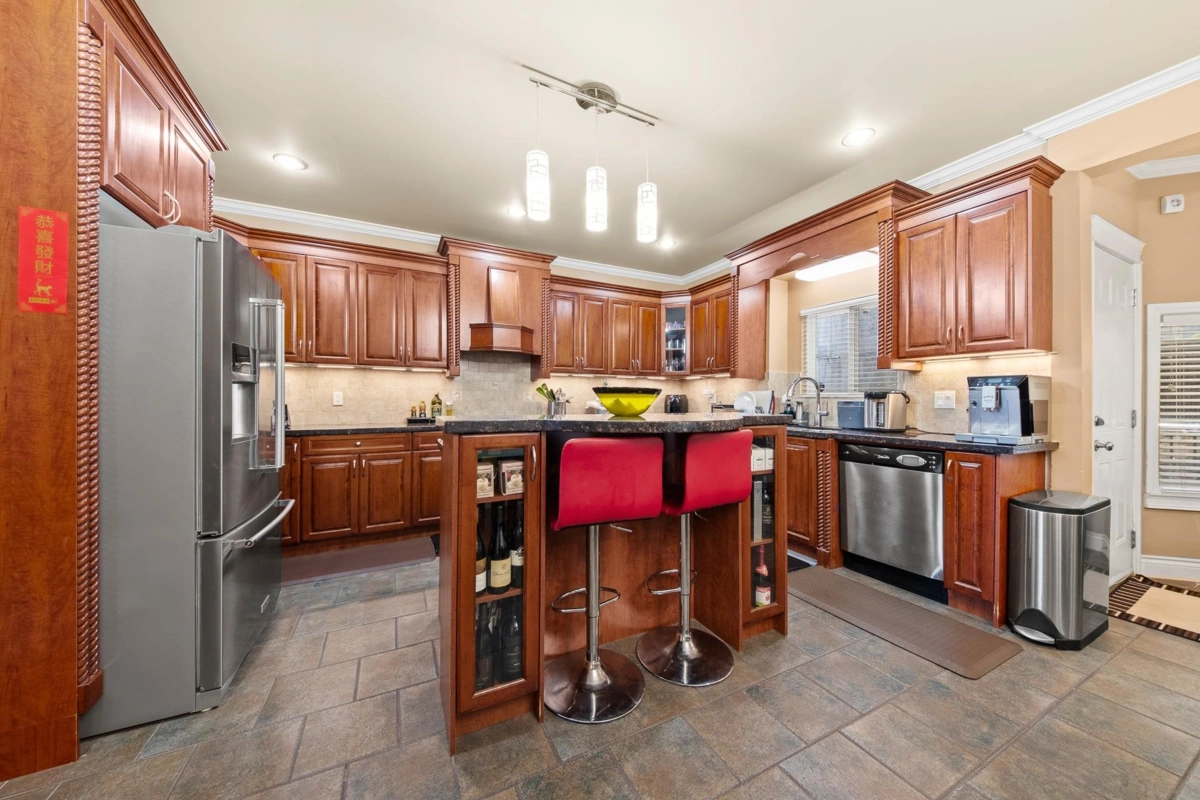 Swimming Pool Photo of 14498 78 Avenue, Surrey, BC