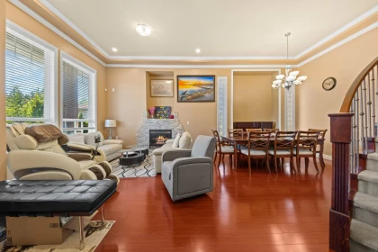 Entry Foyer Photo of 14498 78 Avenue, Surrey, BC