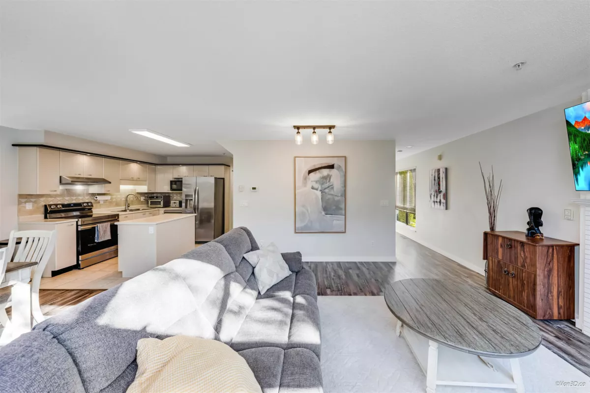 Walk-In Closet Photo of 16 20881 87 Avenue, Langley, BC