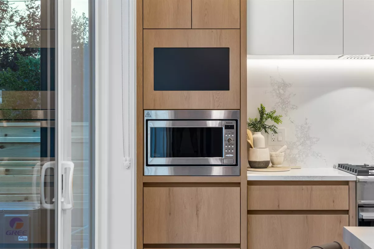 Family Room Photo of 1 2435 Napier Street, Vancouver, BC