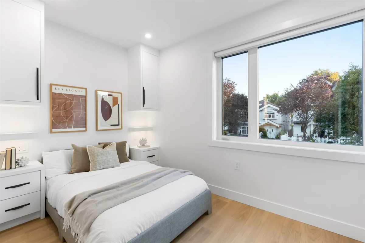 Kitchen Island Photo of 1 2435 Napier Street, Vancouver, BC