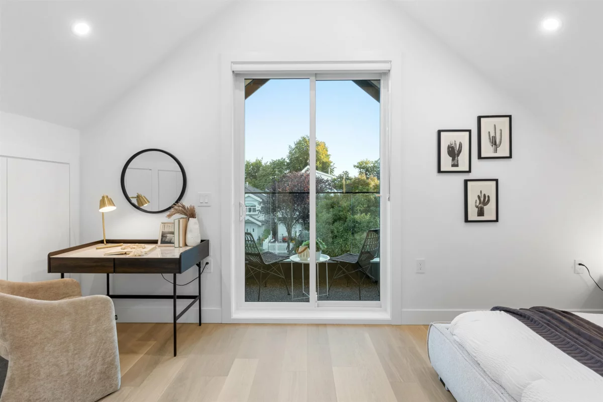 Walk-In Closet Photo of 1 2435 Napier Street, Vancouver, BC