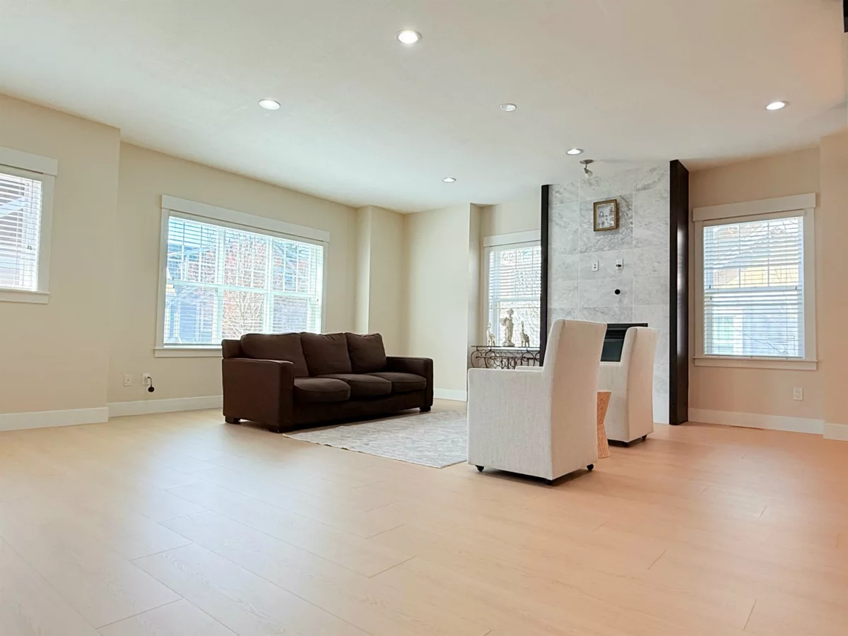 Dining Area Photo of 21 15988 32 Avenue, Surrey, BC