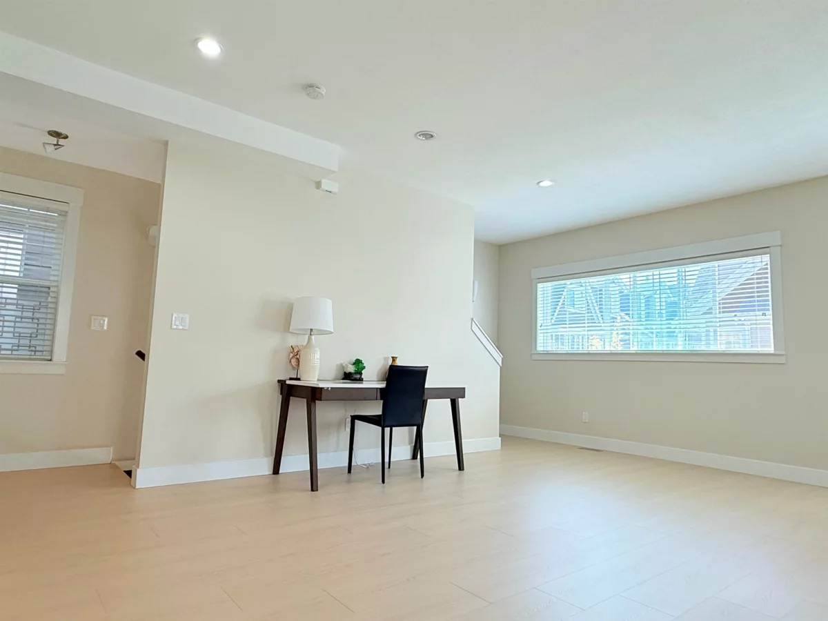 Kitchen Photo of 21 15988 32 Avenue, Surrey, BC