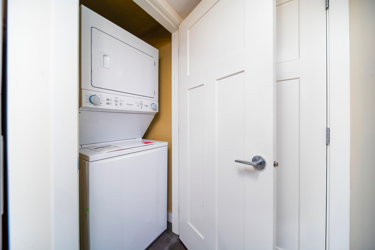 Mudroom Photo of 21 15988 32 Avenue, Surrey, BC