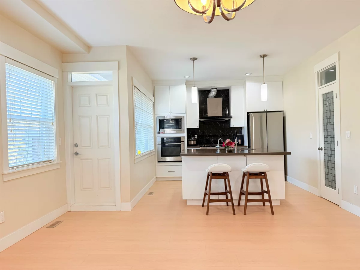 Primary Bathroom Photo of 21 15988 32 Avenue, Surrey, BC