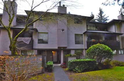 10527 Holly Park Lane, Surrey, BC, Surrey — Townhouse for sale