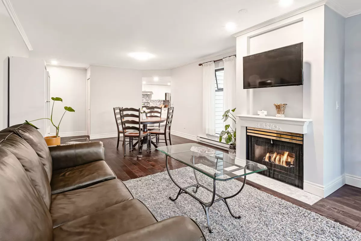 Dining Area Photo of 305 2925 Glen Drive, Coquitlam, BC