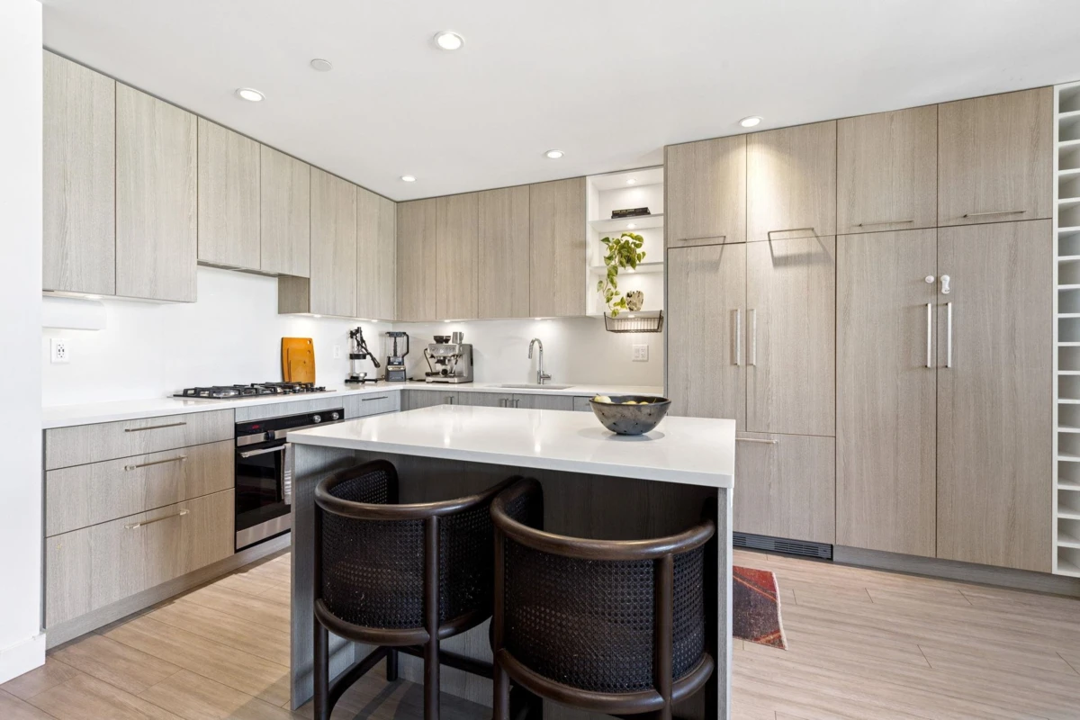 Family Room Photo of 303 707 E 3rd Street, North Vancouver, BC