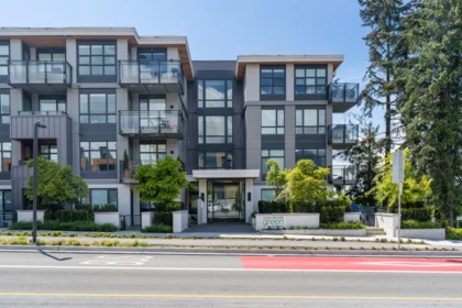 Fitness Center Photo Near 303 707 E 3rd Street, North Vancouver, BC