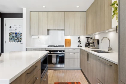 Kitchen Photo of 303 707 E 3rd Street, North Vancouver, BC