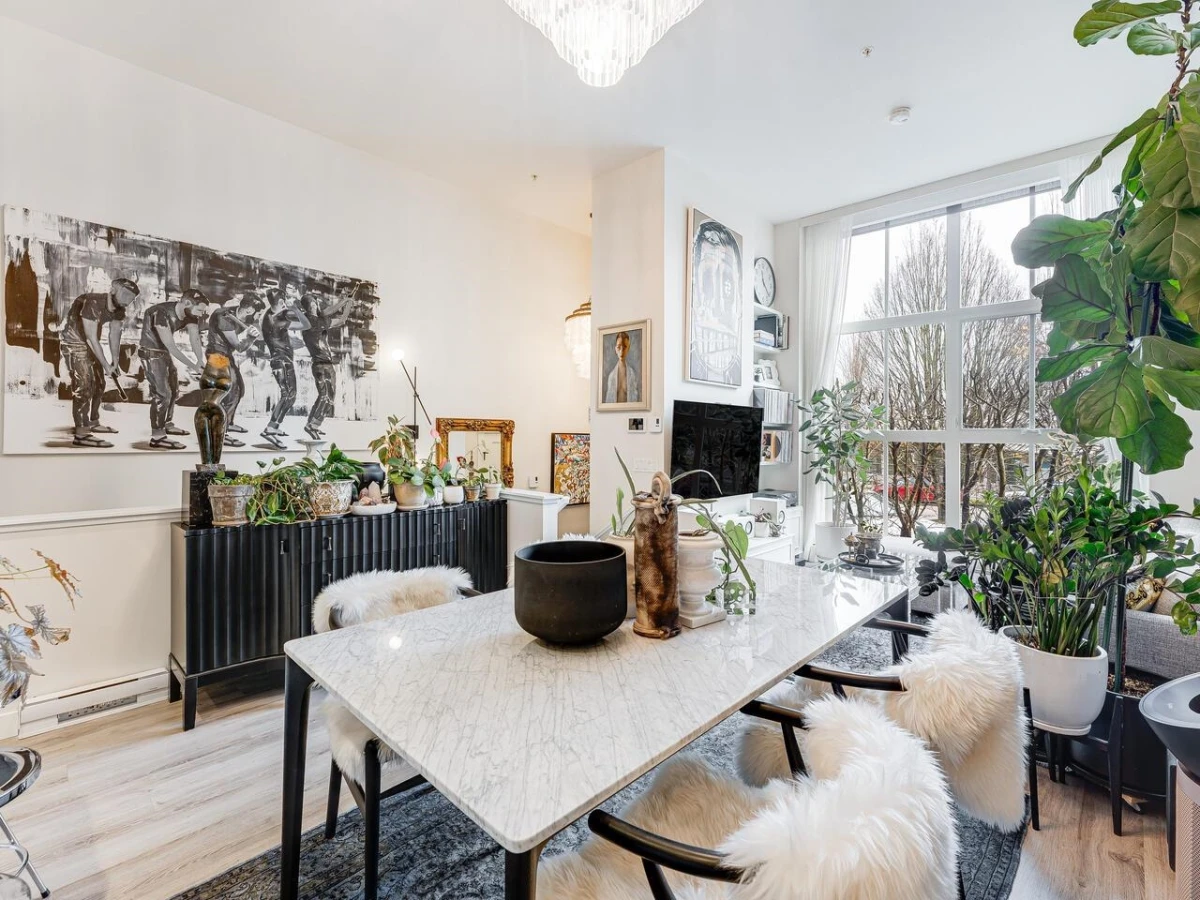Family Room Photo of 3431 Porter Street, Vancouver, BC