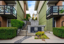 32 728 W 14th Street, North Vancouver, BC