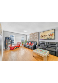 Breakfast Nook Photo of 15420 96 Avenue, Surrey, BC