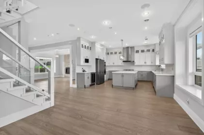 824 Chestnut Street, New Westminster, BC, New Westminster — Single Family Residence for sale