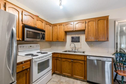 Breakfast Nook Photo of 107 32119 Old Yale Road, Abbotsford, BC