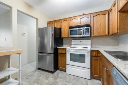 Kitchen Photo of 107 32119 Old Yale Road, Abbotsford, BC