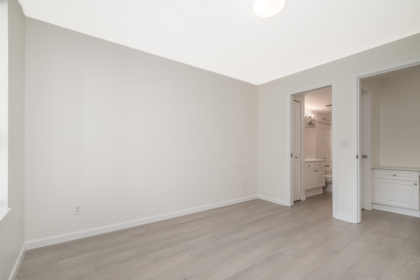 Entry Foyer Photo of 213 19750 64 Avenue, Langley, BC