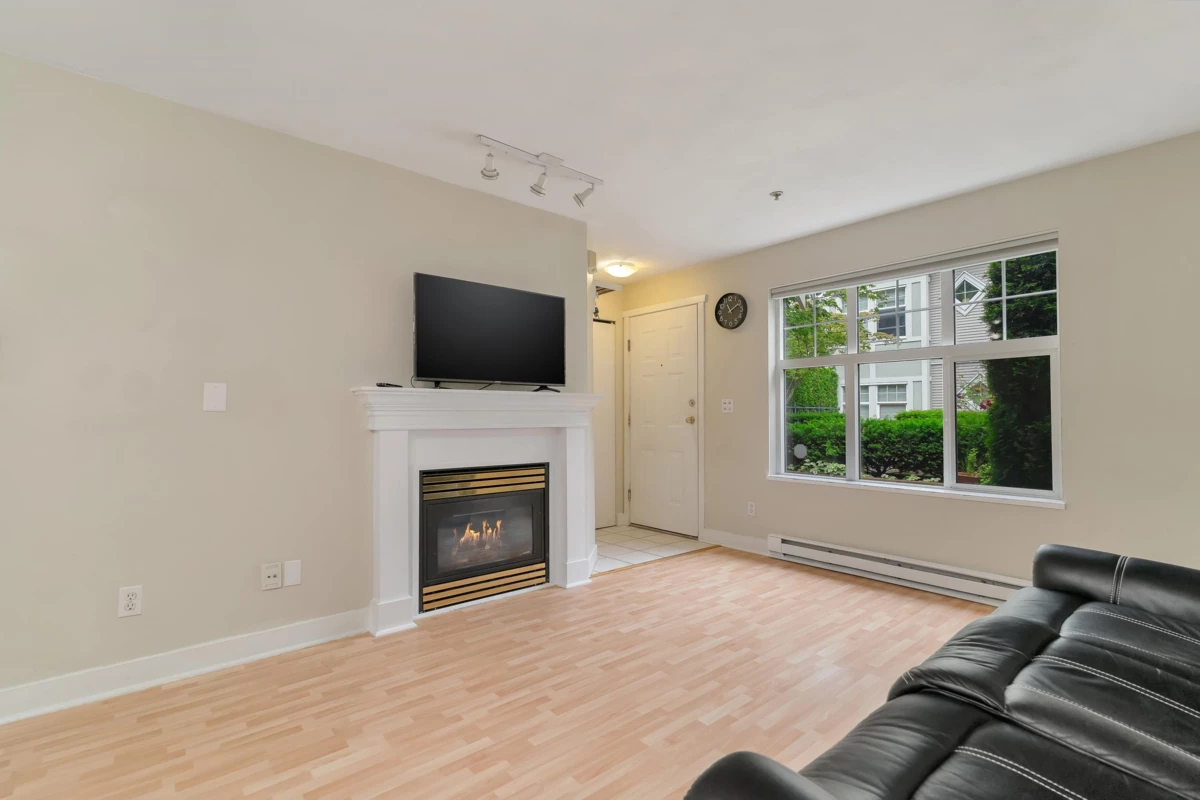 Dining Area Photo of 16 7071 Edmonds Street, Burnaby, BC
