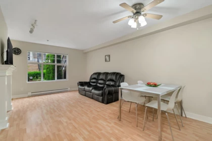 Kitchen Island Photo of 16 7071 Edmonds Street, Burnaby, BC