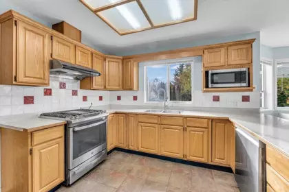 Breakfast Nook Photo of 14906 83a Avenue, Surrey, BC