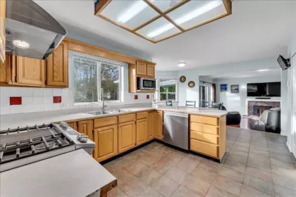 Kitchen Island Photo of 14906 83a Avenue, Surrey, BC