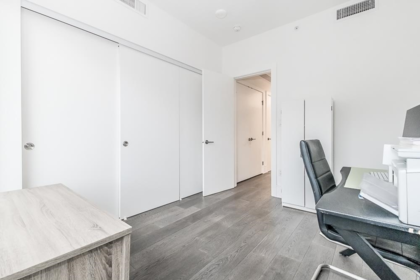 Hallway Photo of 604 1500 Martin Street, White Rock, BC