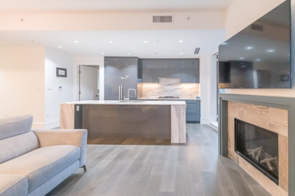 Kitchen Island Photo of 604 1500 Martin Street, White Rock, BC